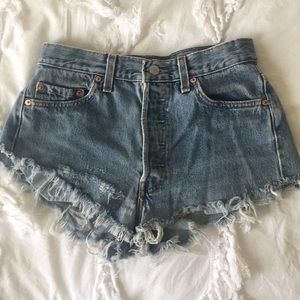 Levi’s booty shorts